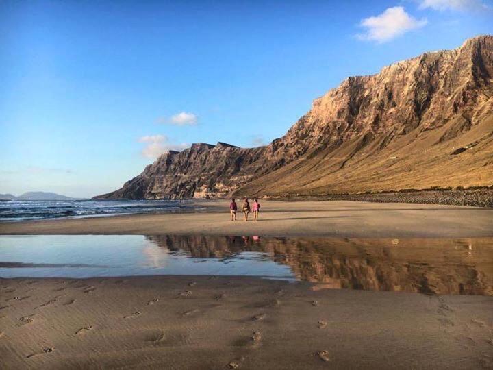 Appartamento Coqueto Apto Eila 100 Metros Playa Wifi Famara Esterno foto